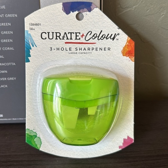 24‎ Colored Pencils in Case NWT - Picture 5 of 5